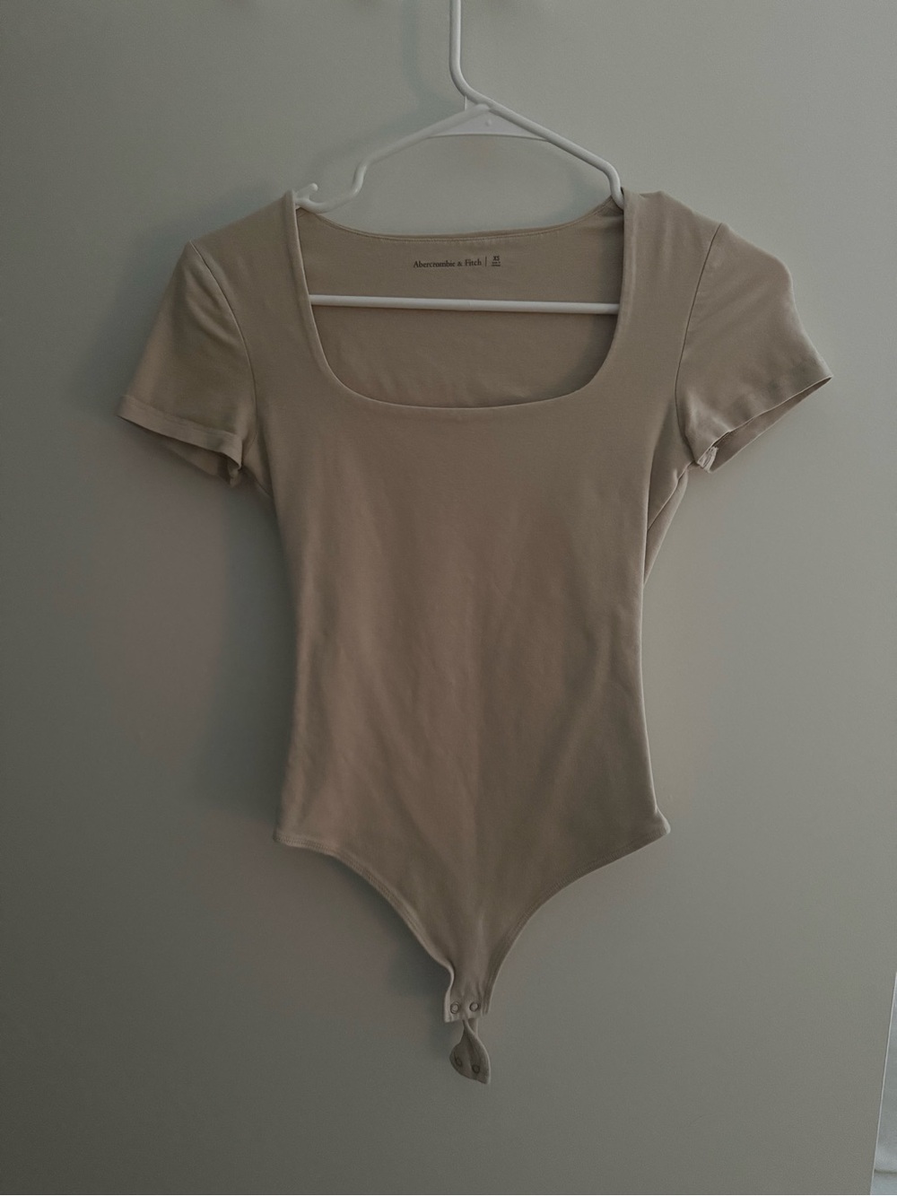 Abercrombie & Fitch Tan Scoop-Neck Short Sleeve Bodysuit